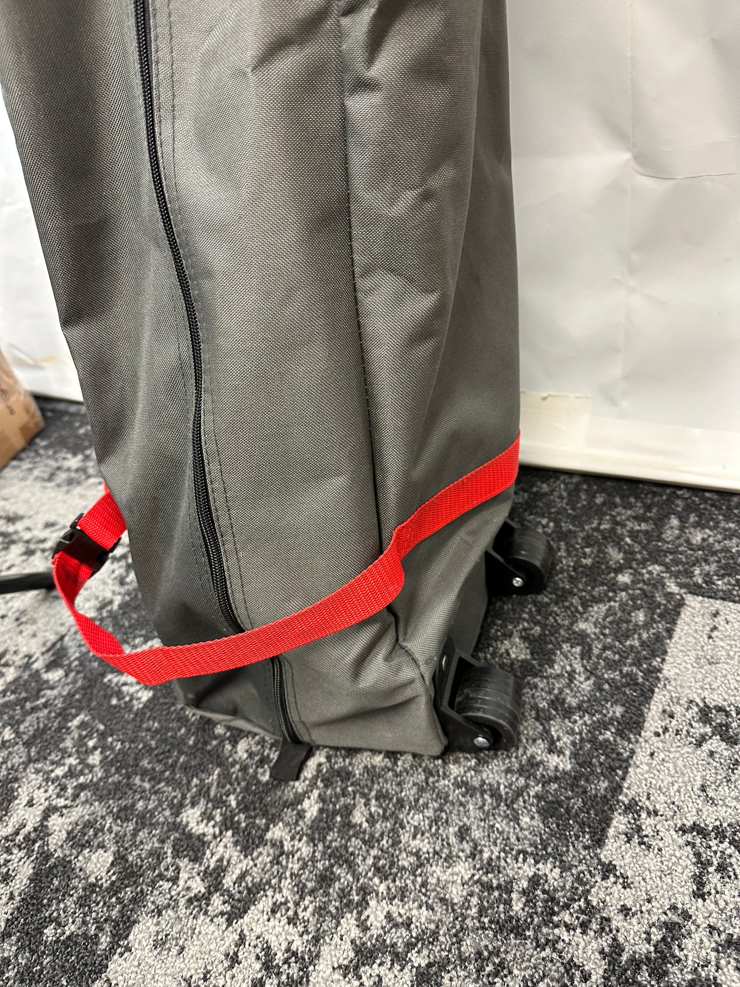 Bolsa de transporte con ruedas de 49" para carpa refugio Coleman de 13' x 13' con dosel (rasgada)